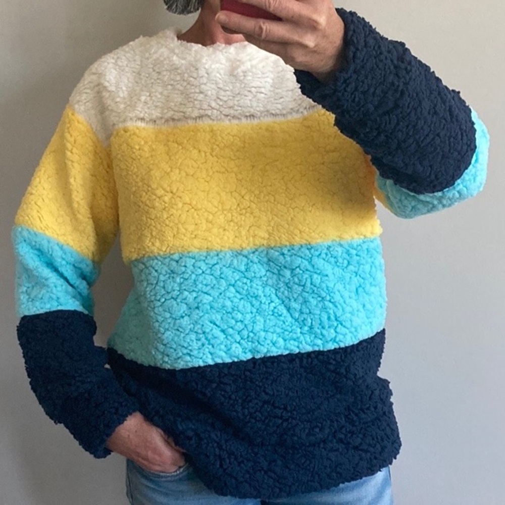 Color Block Long Sleeve Fuzzy Top - Picture 2 of 9